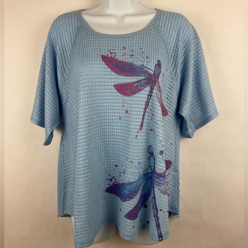 *NWT* Darling Dragonfly Dimple Weave Top
